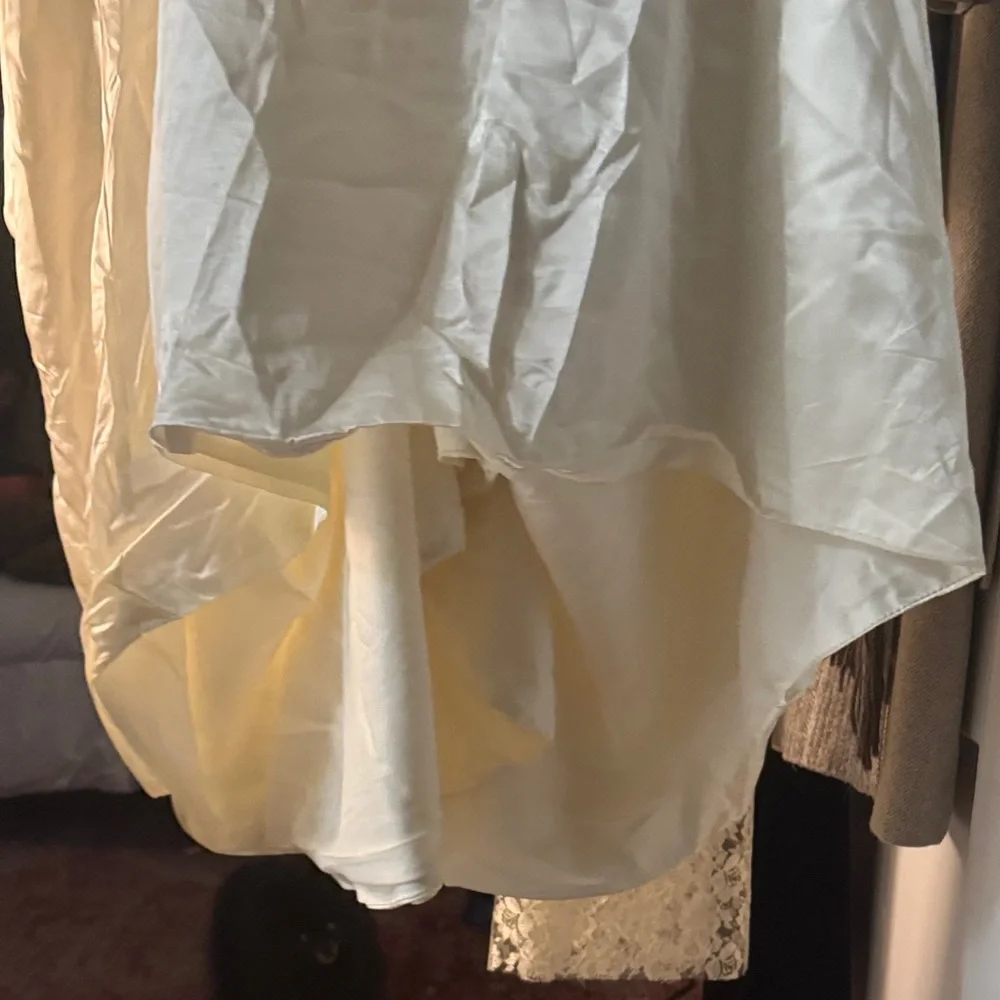 Elegant Cream Satin Dress 2 piece Wedding Gown - JAW DROPPING - Picture 5 of 5